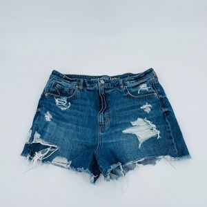 Womans American eagle outfitters denim distressed mom shorts size 14